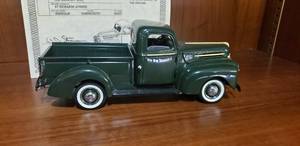lot 83 image: 1942 Ford Pickup Danbury Mint