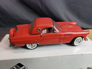 lot 101 image: 1956 Ford Thunderbird Danbury Mint