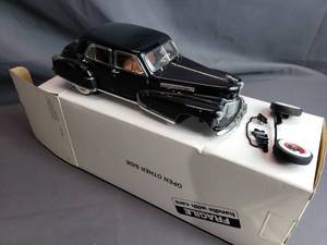 lot 129 image: 1941 Cadillac Fleetwood Series 60 Special Danbury Mint