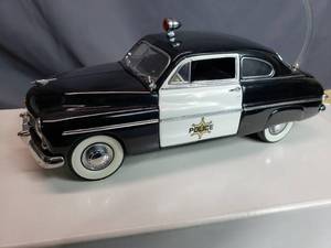 lot 153 image: 1949 Mercury Police Cruiser Danbury Mint