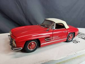 lot 161 image: 1960 Mercedes-Benz 300SL Roadster Franklin Mint