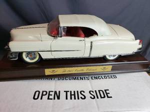 lot 162 image: 1953 Cadillac Eldorado 110 Scale Danbury Mint