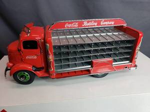 lot 164 image: 1938 Coca-Cola Delivery Truck Danbury Mint
