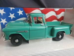 lot 171 image: 1955 Chevy 3100 Stepside Ertl