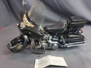 lot 186 image: Harley-Davidson Electra Glide Franklin Mint
