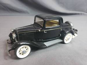 lot 191 image: 1932 Ford Deuce Coupe Franklin Mint