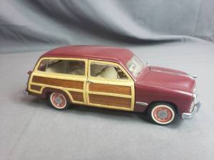 lot 203 image: 1949 Ford Woody Wagon Franklin Mint
