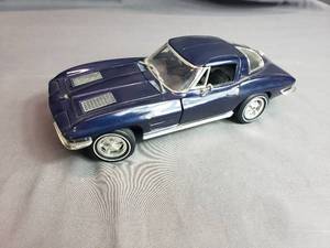 lot 234 image: 1968 Corvette by Ertl