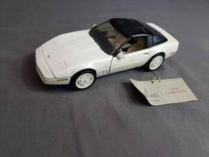 lot 235 image: 1988 Corvette Franklin Mint