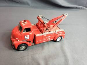 lot 245 image: 1952 GMC Mobilgas Tow Truck