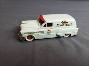 lot 249 image: 1953 Pontiac Sedan Delivery Brooklin Models 143