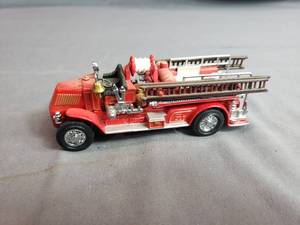 lot 251 image: Models of Yesteryear 1920 Mack AC Matchbox