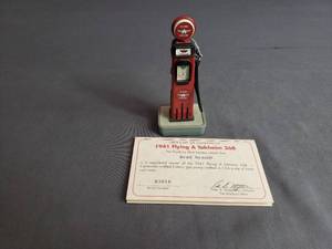 lot 261 image: 1941 Flying A Tokheim 36B Replica Pump Danbury Mint