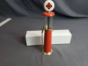 lot 270 image: Allis Chalmers Replica Pump