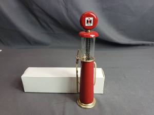 lot 272 image: International Harvester Replica Pump