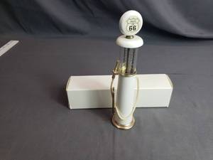 lot 274 image: Route 66 Replica Pump