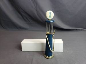 lot 277 image: Richfield Replica Pump