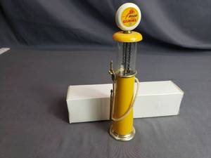 lot 281 image: Roar with Gilmore Replica Pump