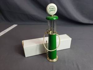 lot 282 image: Cities Service Replica Pump