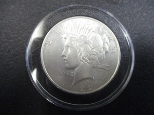 7. 1922-P Silver Peace Dollar in re-openable acrylic protector