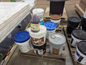 lot 324 image: Pallet of 5-gallon products.