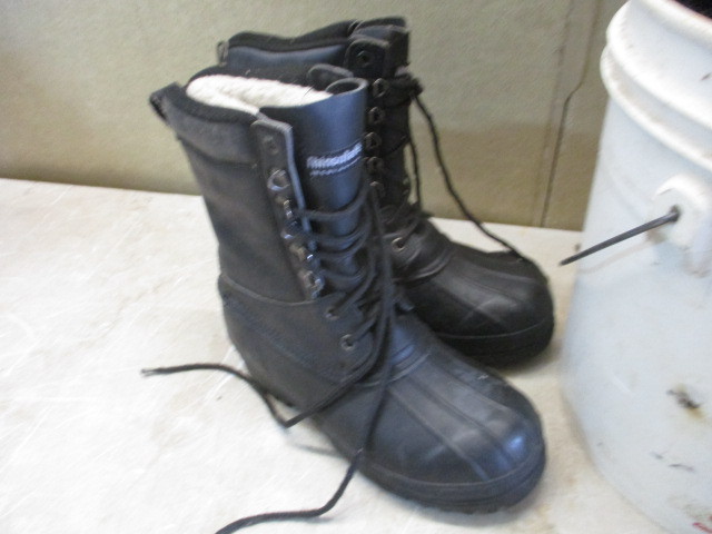 lot 76 image: Fishing Net and Boots