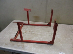 lot 134 image: Engine Stand
