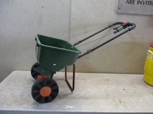lot 3 image: Scotts Spreader