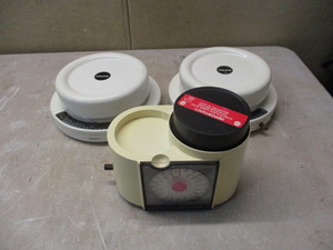 lot 13 image: 3 Food Scales