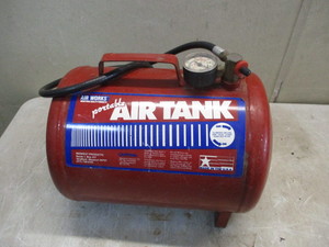 lot 27 image: Airworks portable air tank