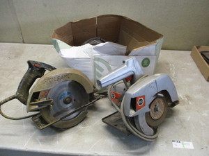 lot 30 image: Circular saws and a drill