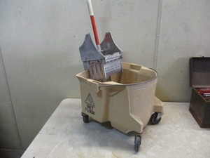 lot 35 image: commercial mop bucket and wringer
