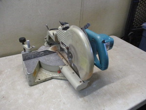 lot 39 image: Makita Sliding Compound Miter box saw