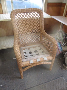 lot 44 image: Wicker Arm chair