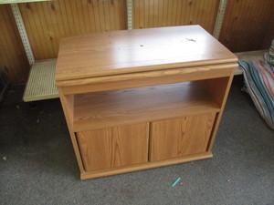 lot 46 image: TV stand with Swivel Top