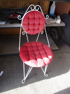 lot 48 image: Vintage Metal Framed Chair