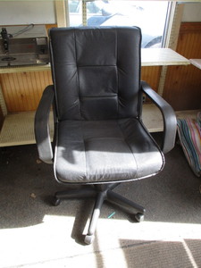 lot 50 image: Office Chair