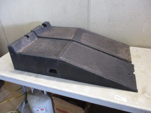lot 61 image: Plastic Car Ramps
