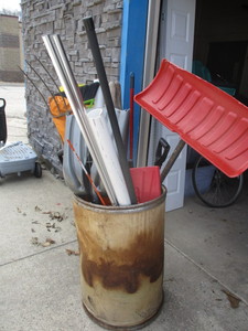 lot 73 image: Barrel of Garden Tools