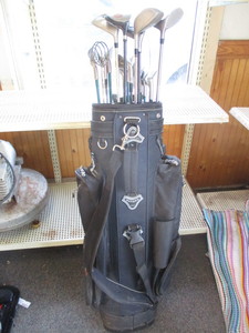 lot 85 image: Nice Golf Bag and Set of Clubs