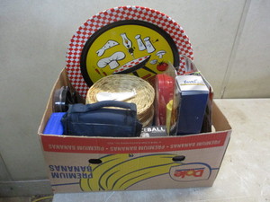lot 88 image: Picnic, camping and grill items