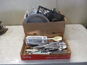 lot 102 image: Kitchen tool and pans