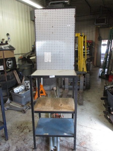 lot 105 image: Steel Framed Workbench