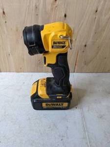 lot 398 image: DeWalt 20V Max LED Cordless Work Light