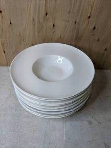 lot 432 image: Set of (10) Extra Wide Rim Round Deep Porcelain Plates, White