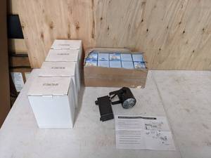 lot 362 image: Cal Lighting Set of (4) Light Track Fixtures and (10) Halogen Reflector MR-16 Light Bulbs