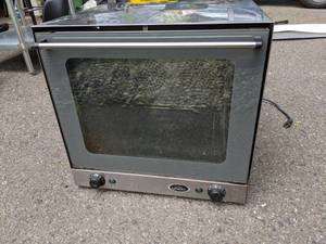 lot 447 image: Cadco OV 400  XA 030 Convection Oven