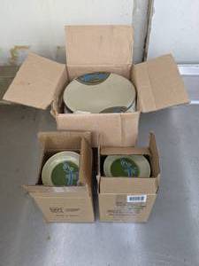lot 400 image: Assortment of Tar-Hong Thunder Group Melamine Ware No.1360 Plates and GET M-025 Melamine Sauce Bowls