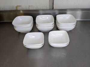 lot 363 image: Set of (13) Yong & Nan Strengthen Bone China Square Serving Bowls, White