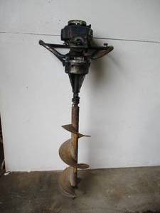 lot 16 image: Auger 8 Post Hole Digger.